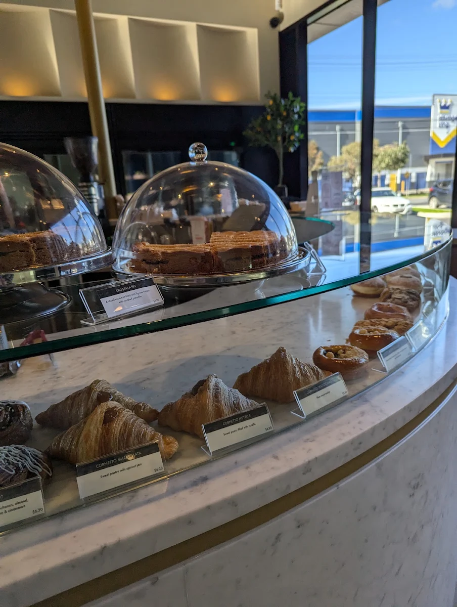 Vibe, Brunetti Classico Boutique Coburg