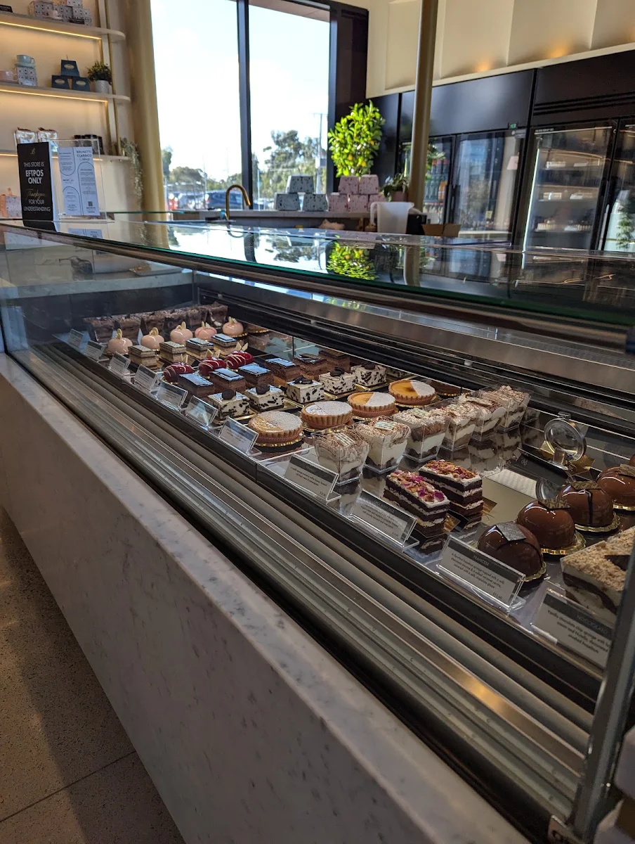 Vibe, Brunetti Classico Boutique Coburg
