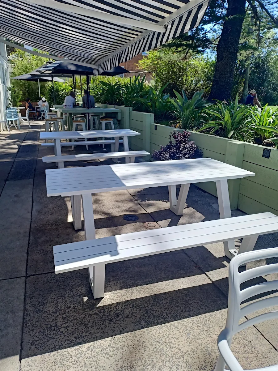 Vibe, Basin Cafe