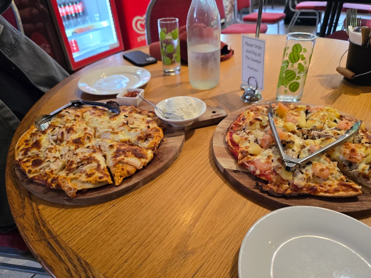 Food & drink, CJ's Pizza Cafe