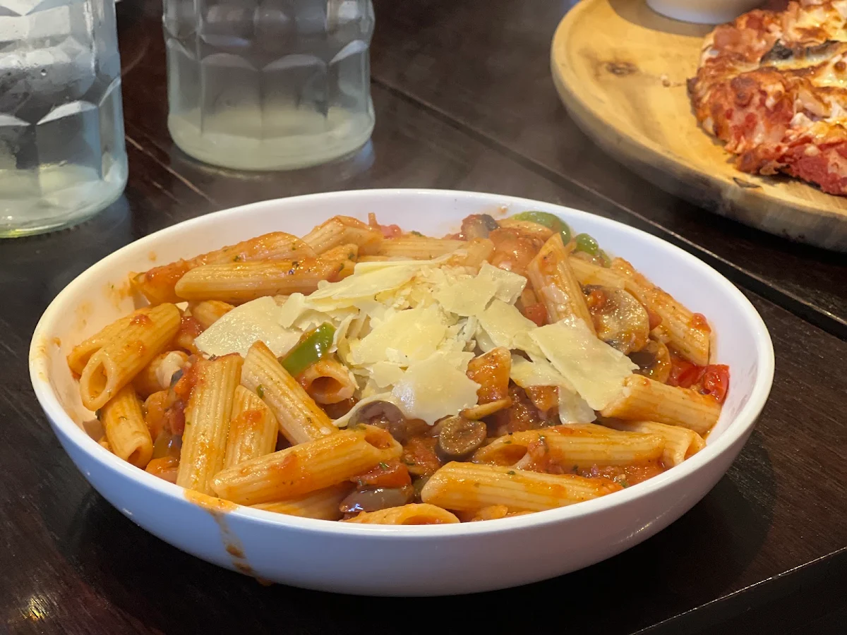 Food & drink, CJ's Pizza Cafe