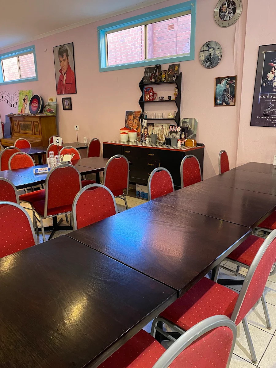 Vibe, CJ's Pizza Cafe