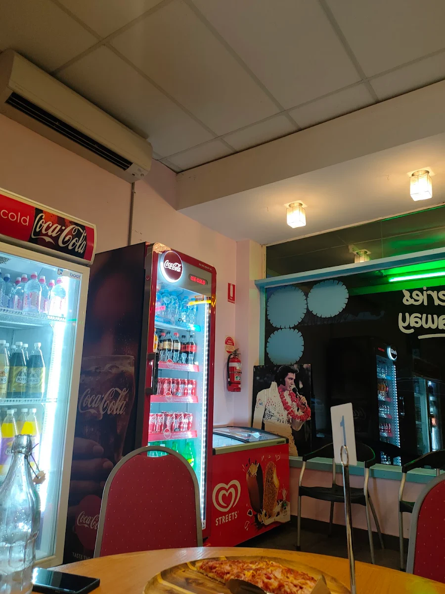 Vibe, CJ's Pizza Cafe