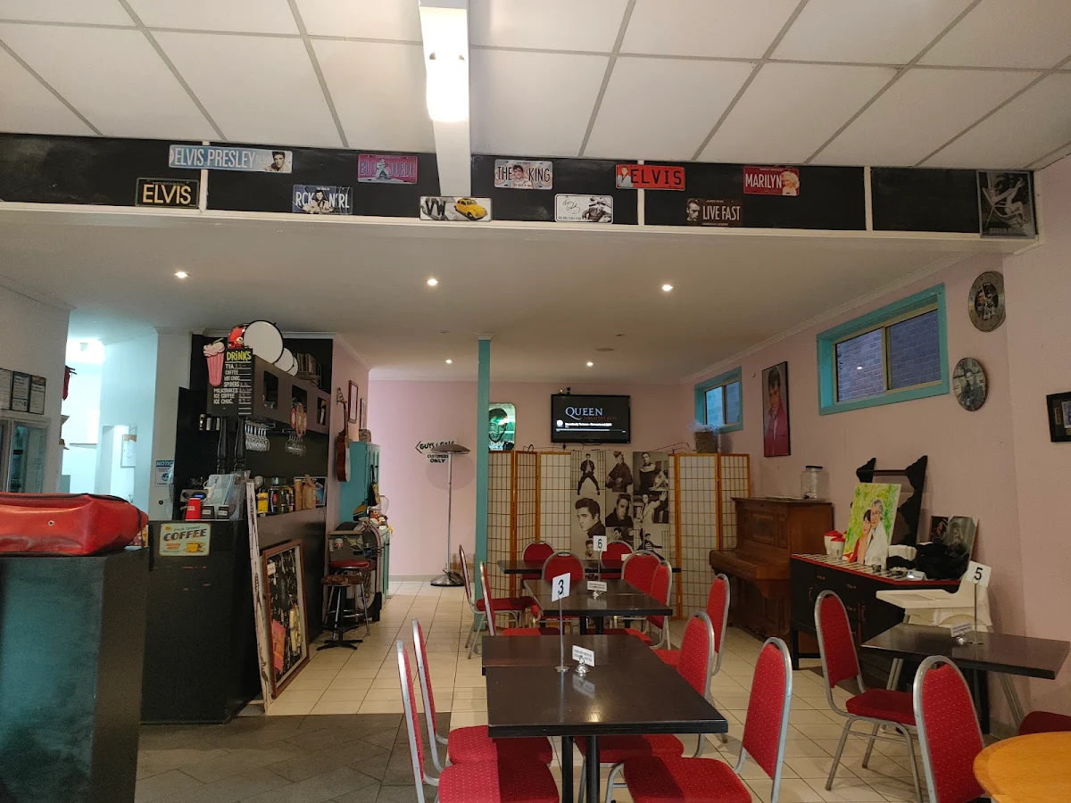 Vibe, CJ's Pizza Cafe