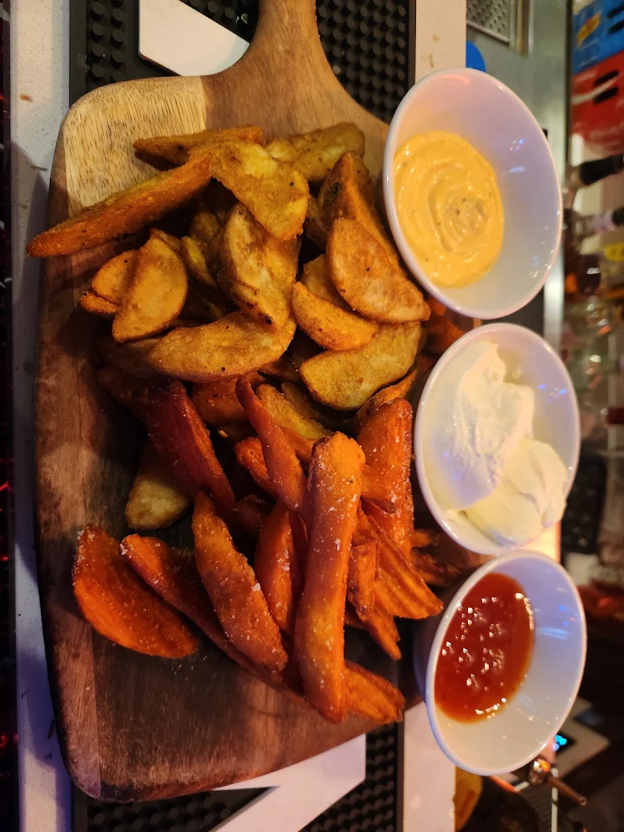 Food & drink, Must Bar