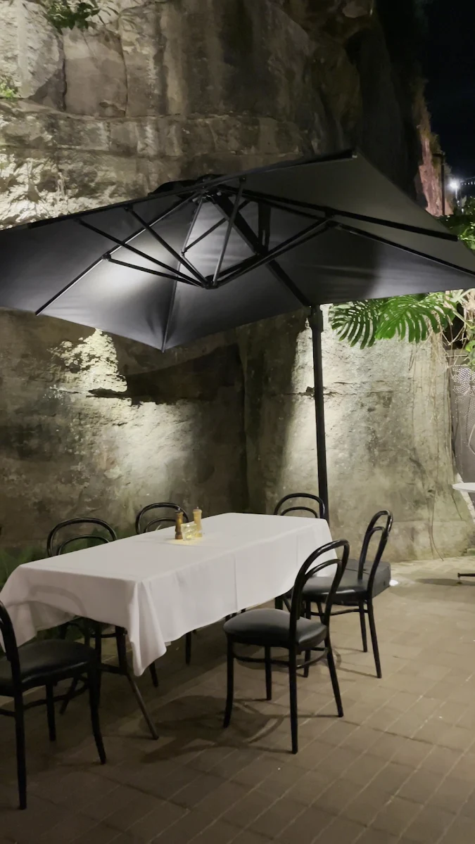 Vibe, Sicilian Italian Restaurant & Pizzeria The Rocks