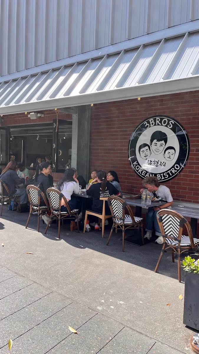 Vibe, 3 Bros Korean Bistro & kimbab