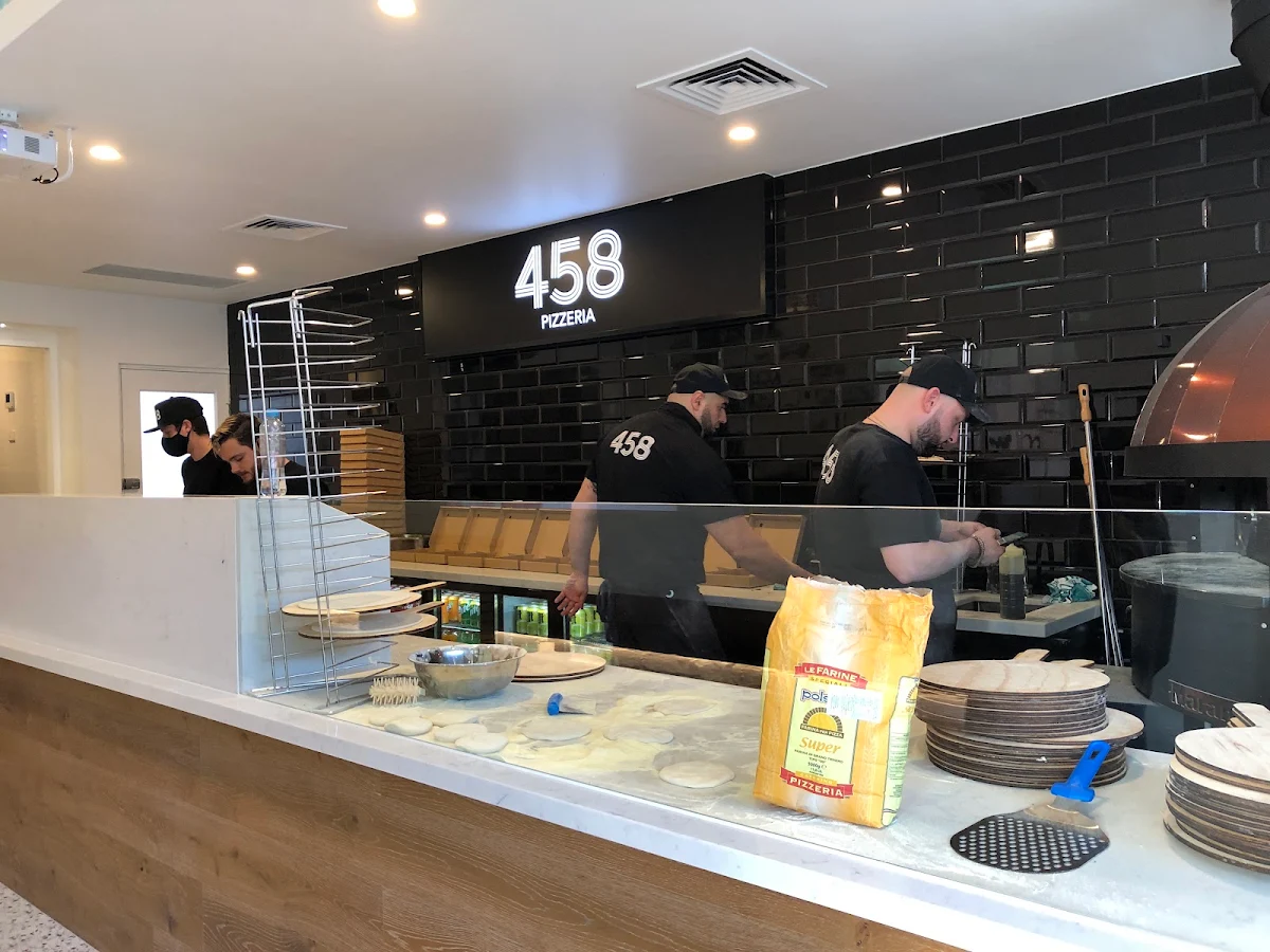 Vibe, 458 Pizzeria