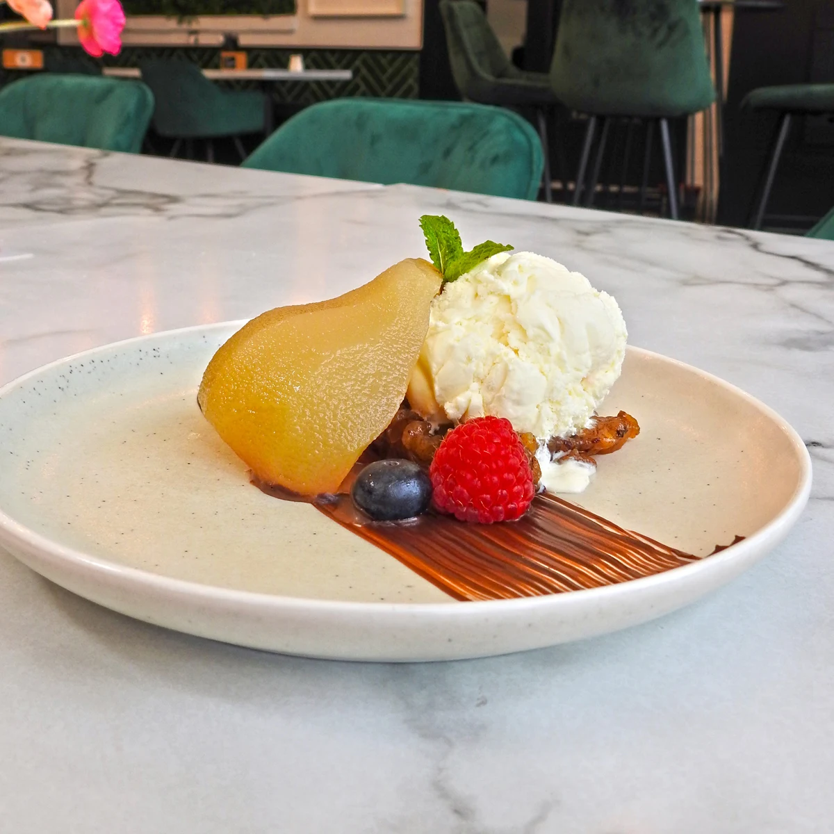 Food & drink, Elephant & Castle Hotel