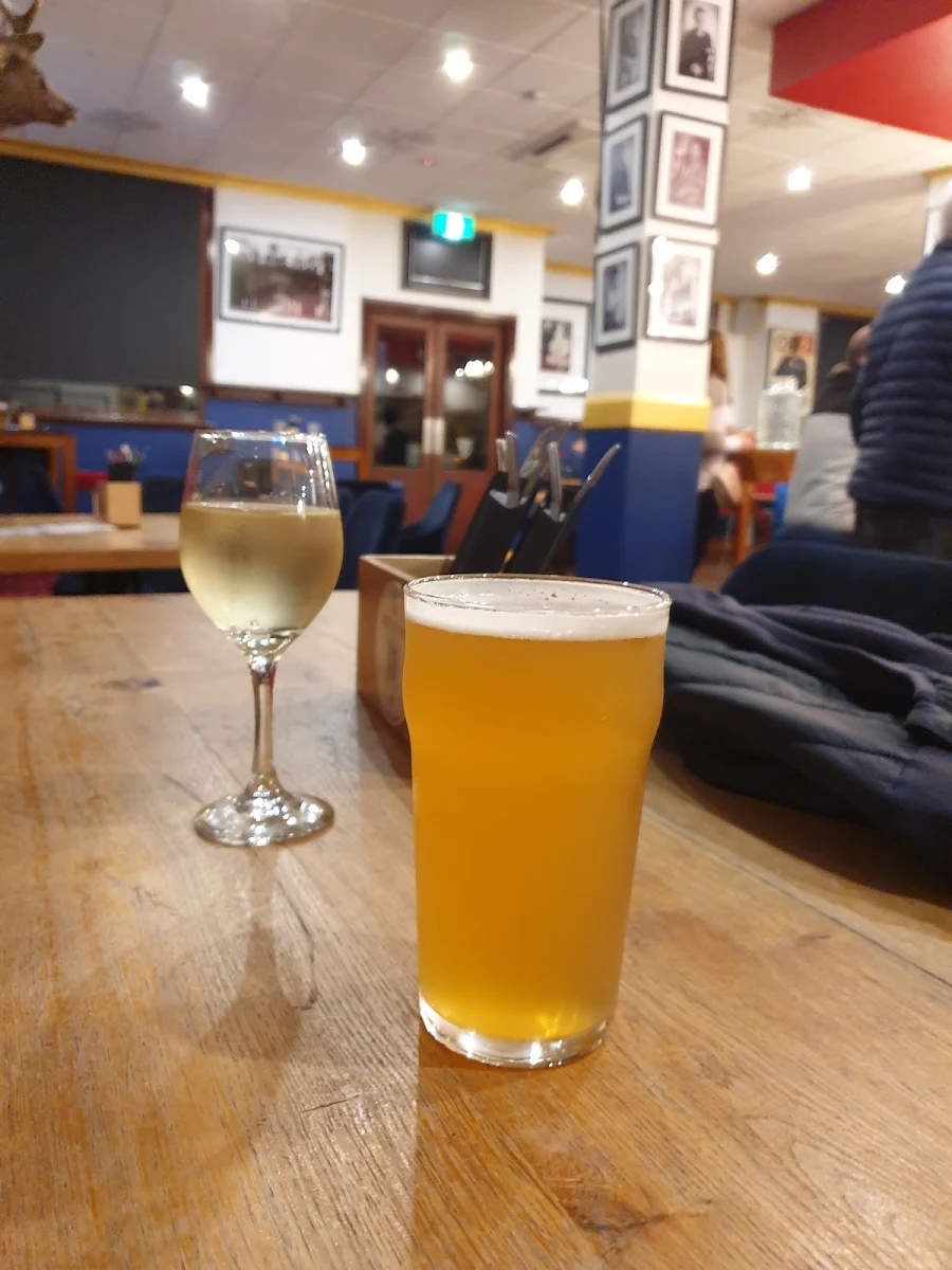Food & drink, Elephant & Castle Hotel