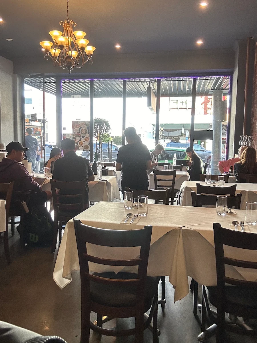 Vibe, Nakorn Thai Restaurant & Bar