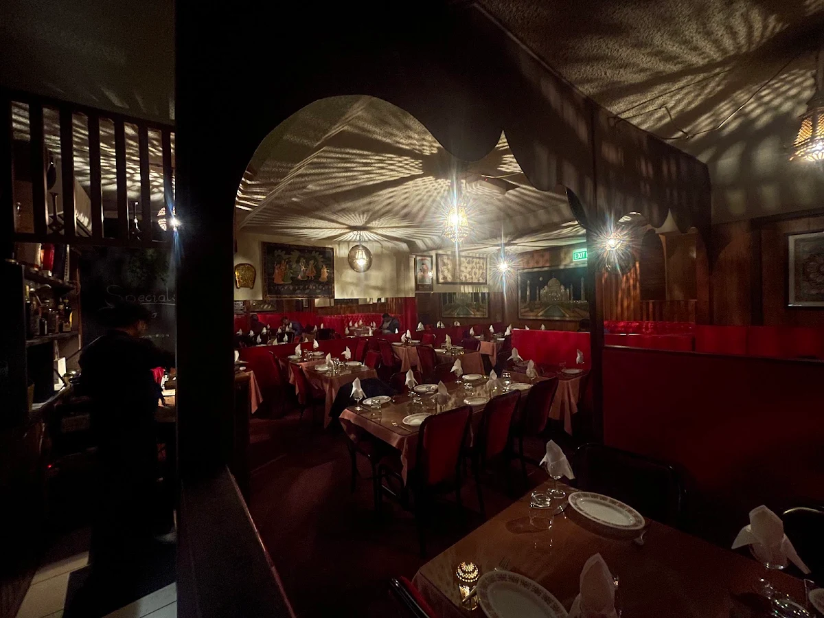 Vibe, Taj Mahal Indian Restaurant