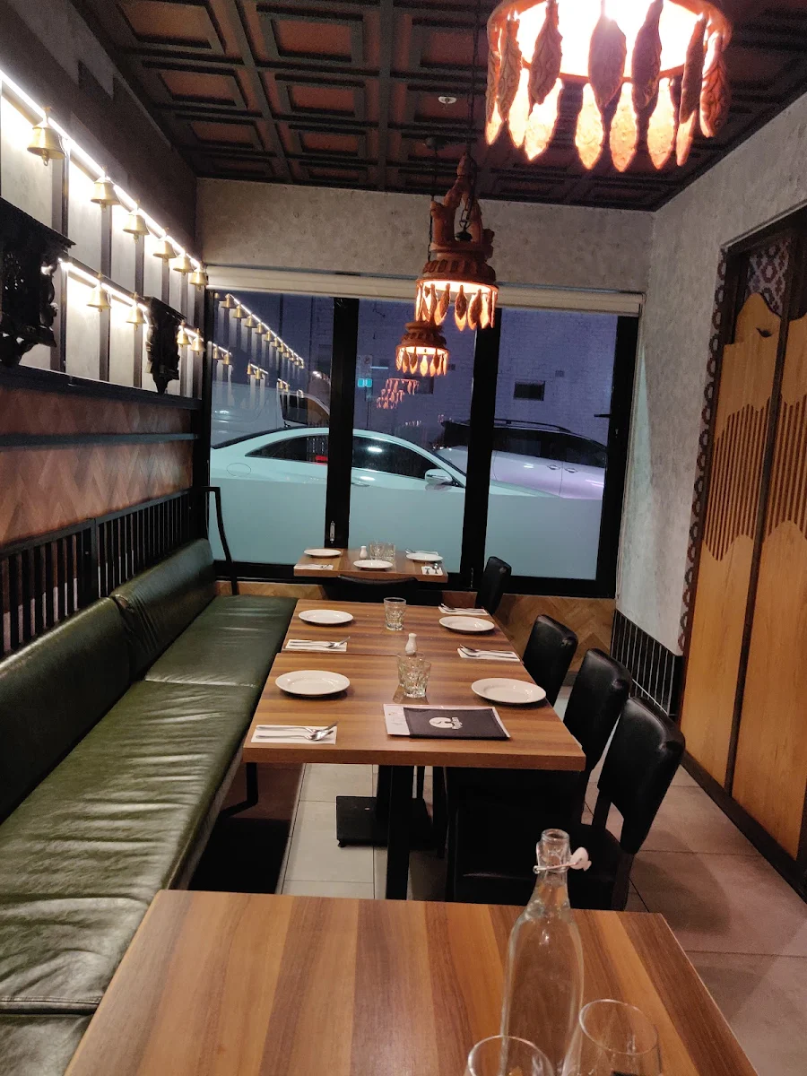 Vibe, MUSTANG THAKALI KITCHEN