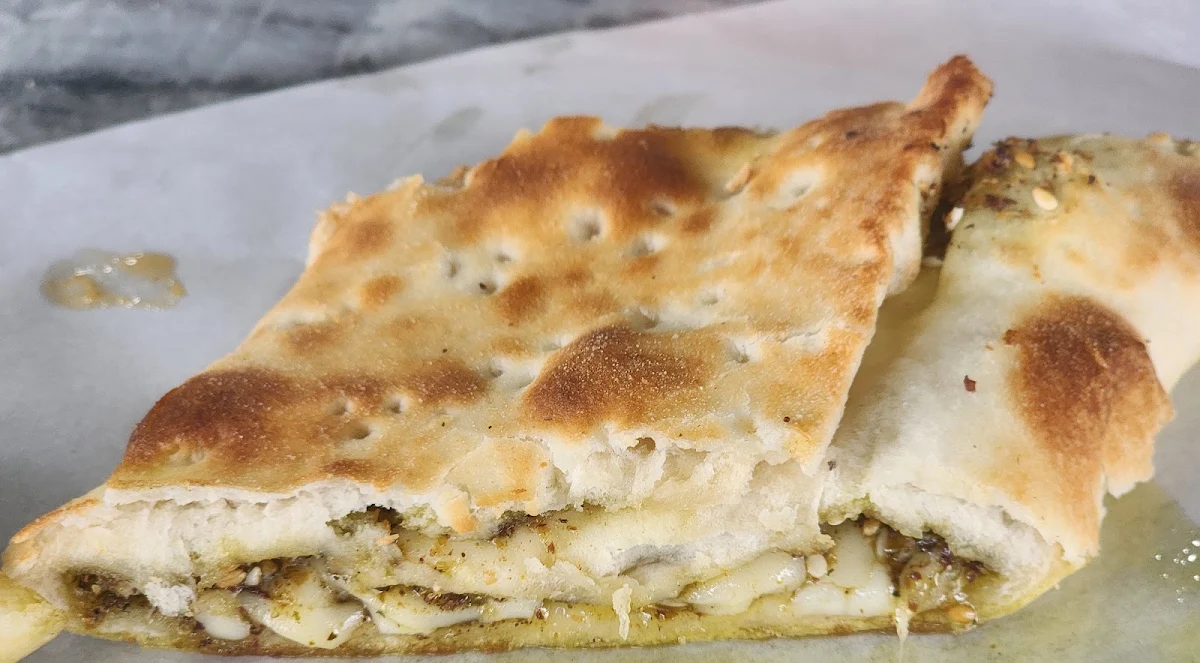 Food & drink, Lebnoosh - Get Your Yummy Manoush & Pizza !