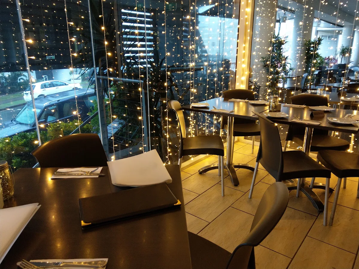 Vibe, Amici Restaurant & Pizzeria