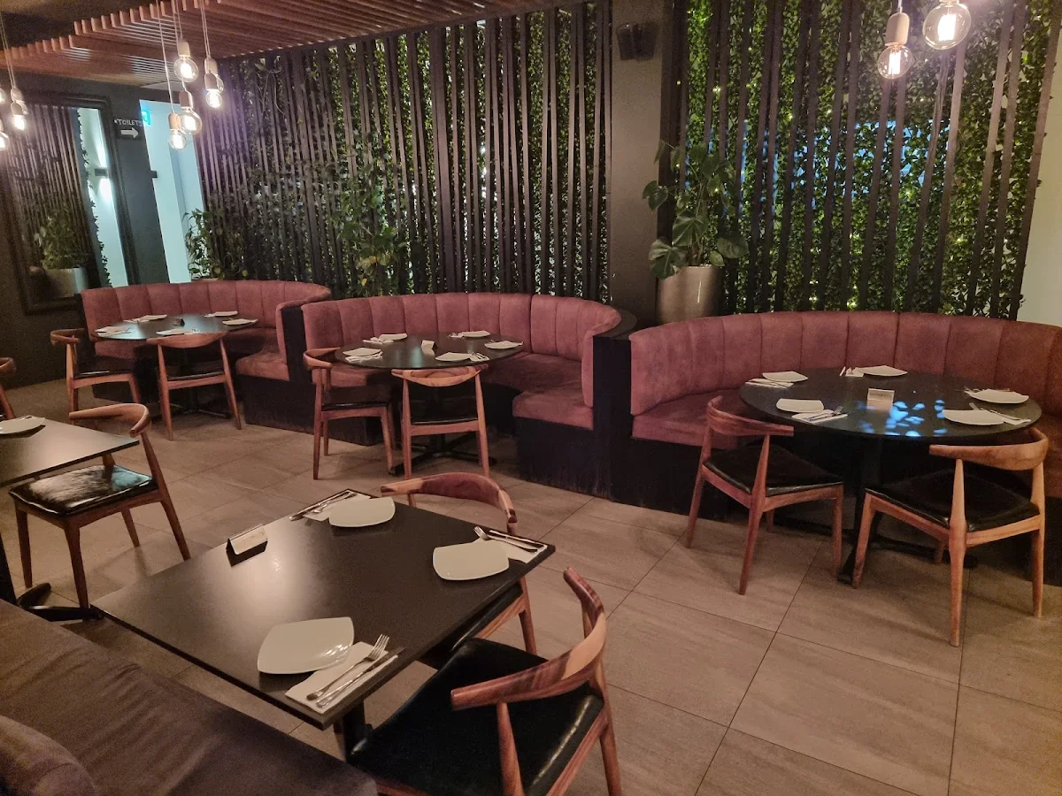 Vibe, Amici Restaurant & Pizzeria