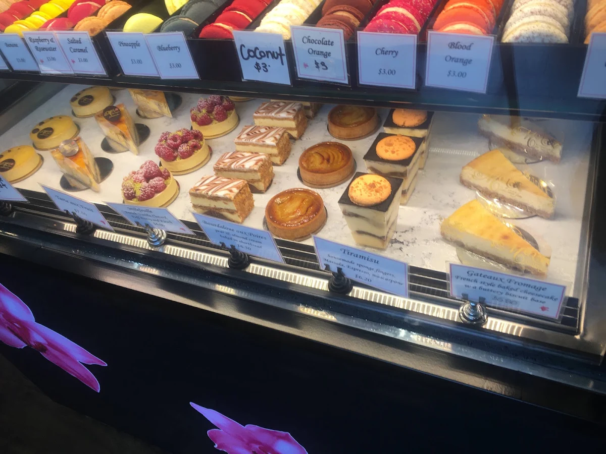 Vibe, Moi by Fabrice - Patisserie Fine