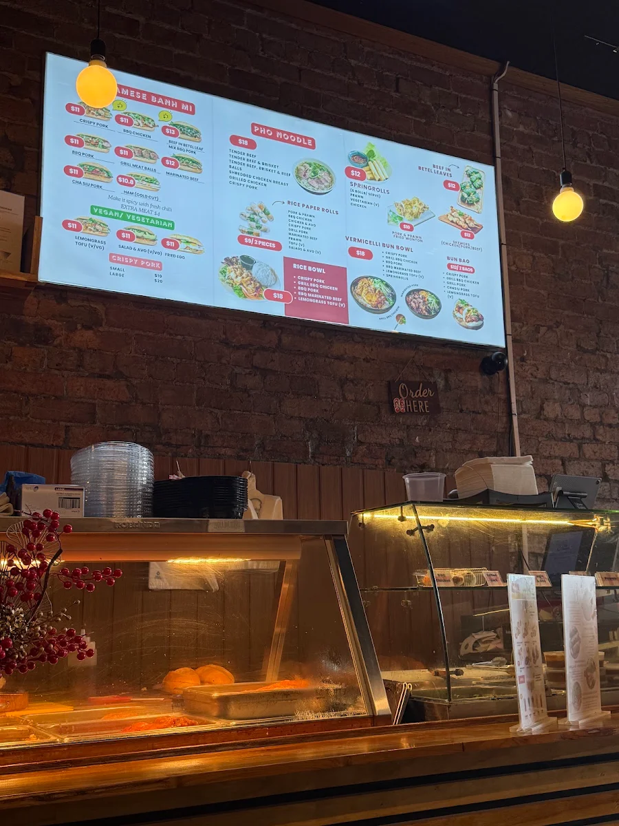 Vibe, Moc Roll Banh Mi - Vietnamese Eatery