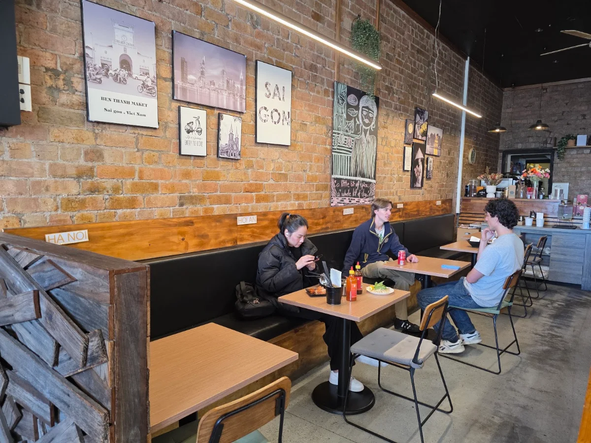 Vibe, Moc Roll Banh Mi - Vietnamese Eatery