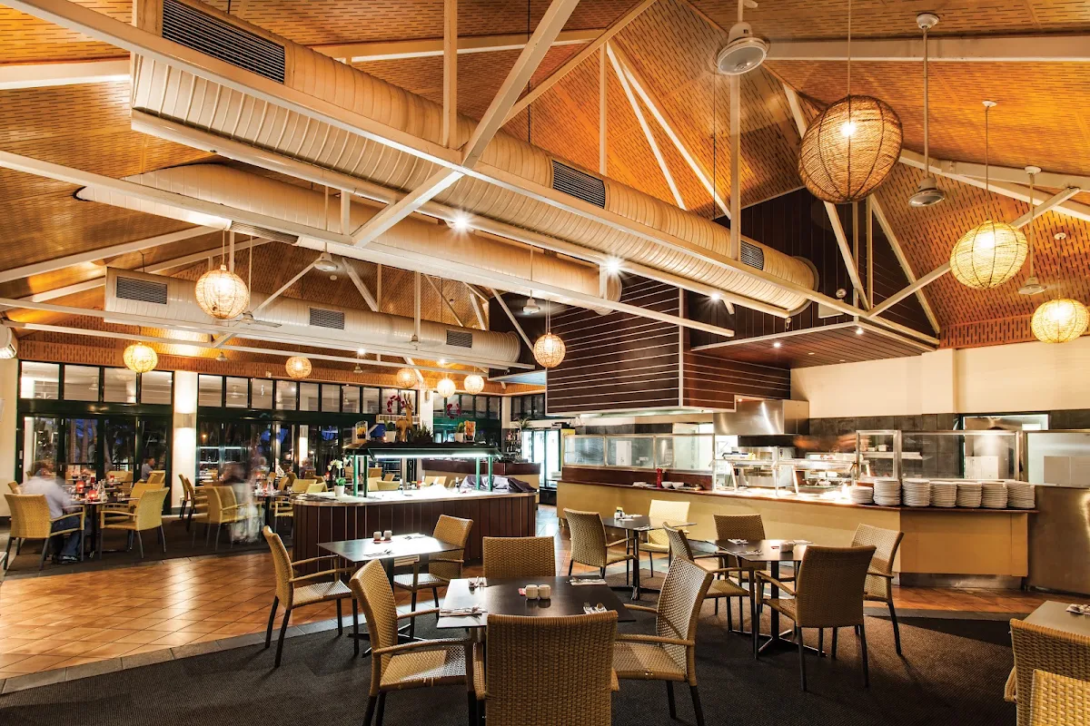 Vibe, Treetops Restaurant