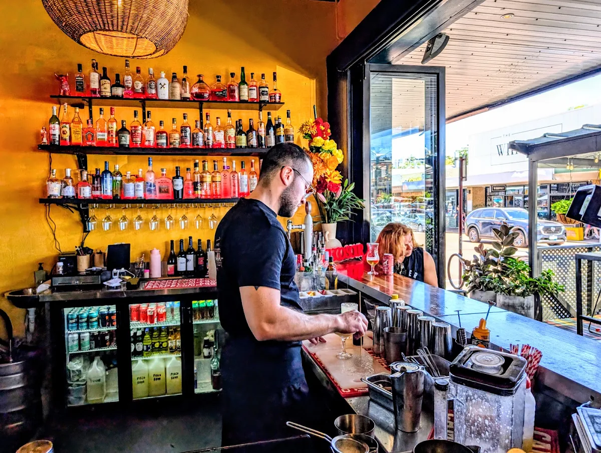 Vibe, Lima Cantina