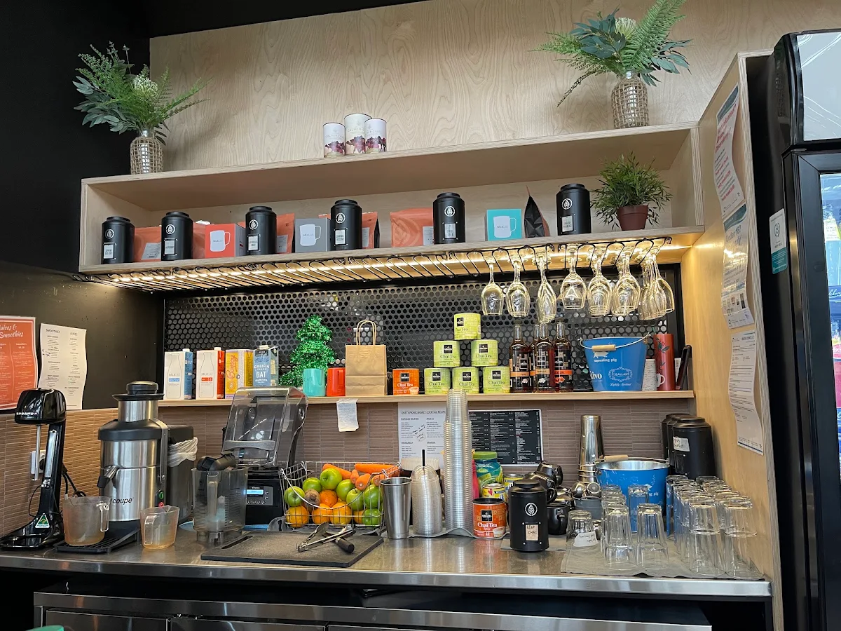 Vibe, Dusty Fox Cafe
