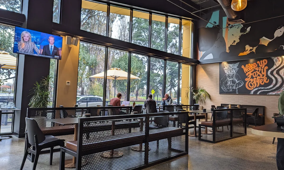 Vibe, Dusty Fox Cafe