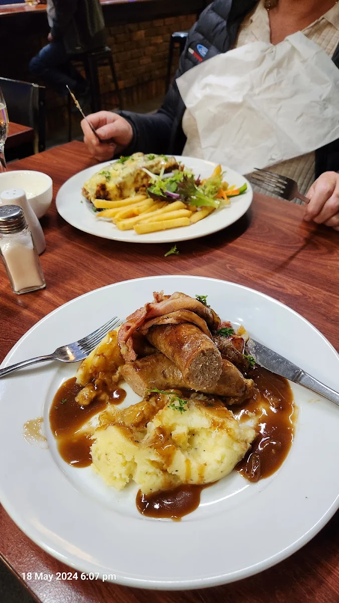 Food & drink, Victoria Hotel Motel