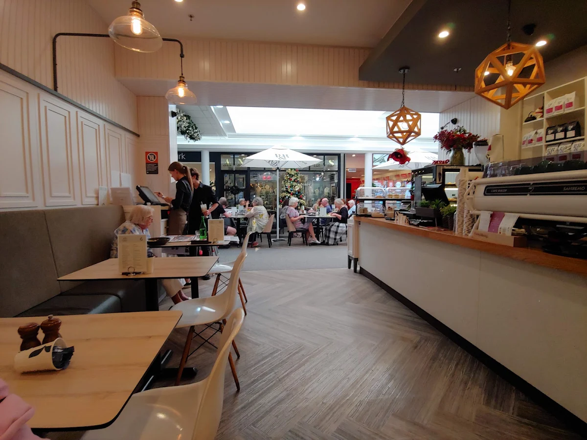 Vibe, JJ's Eatery