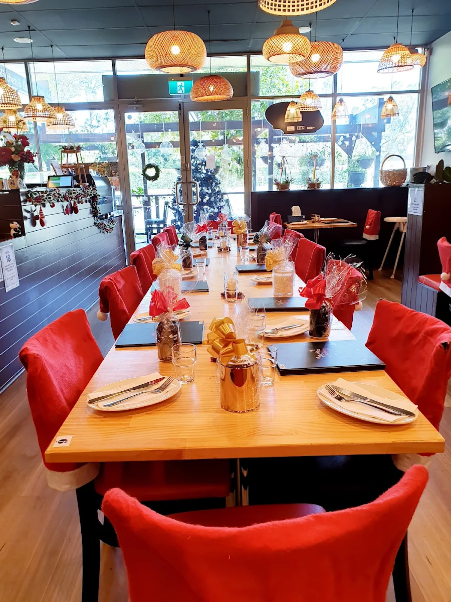 Vibe, Pandas Kitchen & Bar