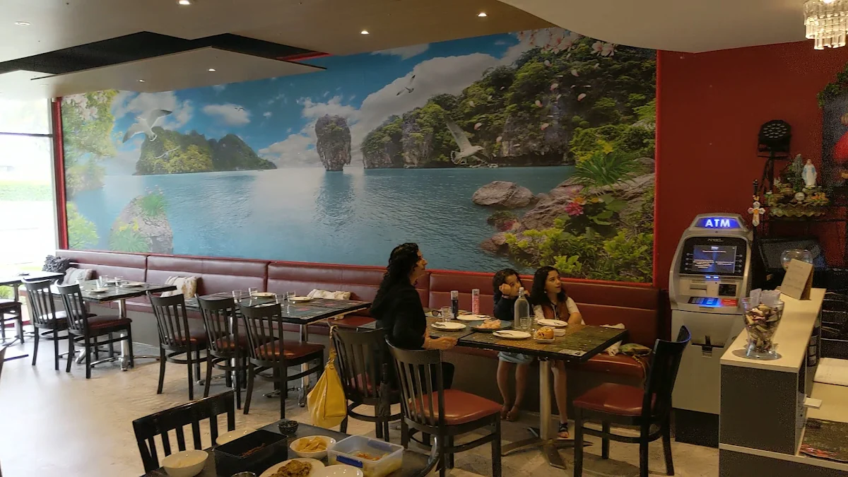 Vibe, Pandas Kitchen & Bar