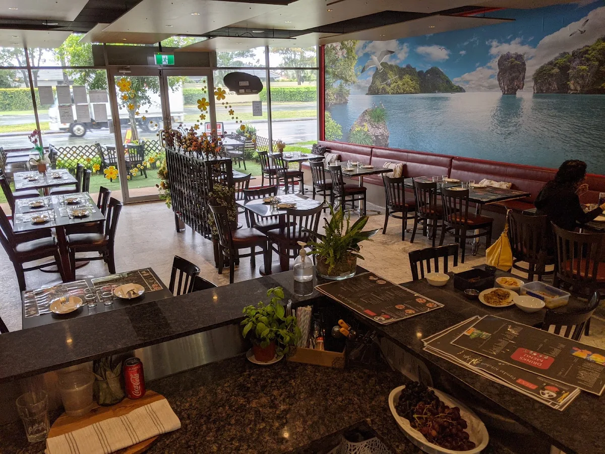 Vibe, Pandas Kitchen & Bar