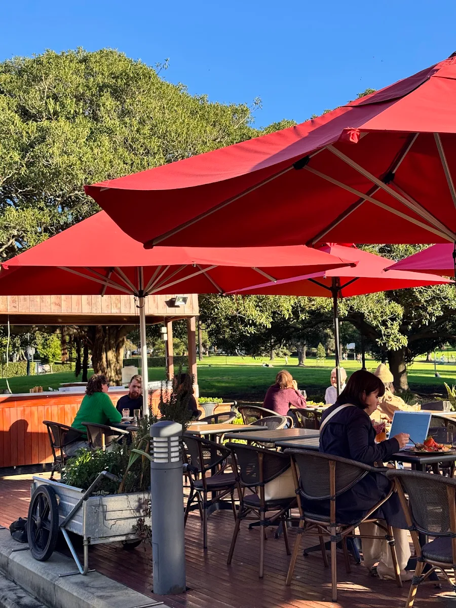Vibe, Gardener’s Lodge Cafe