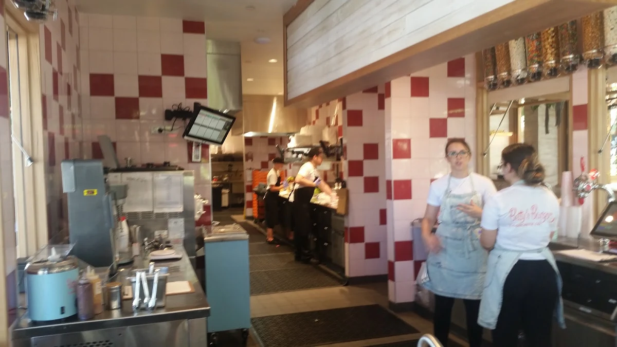 Vibe, Betty's Burgers