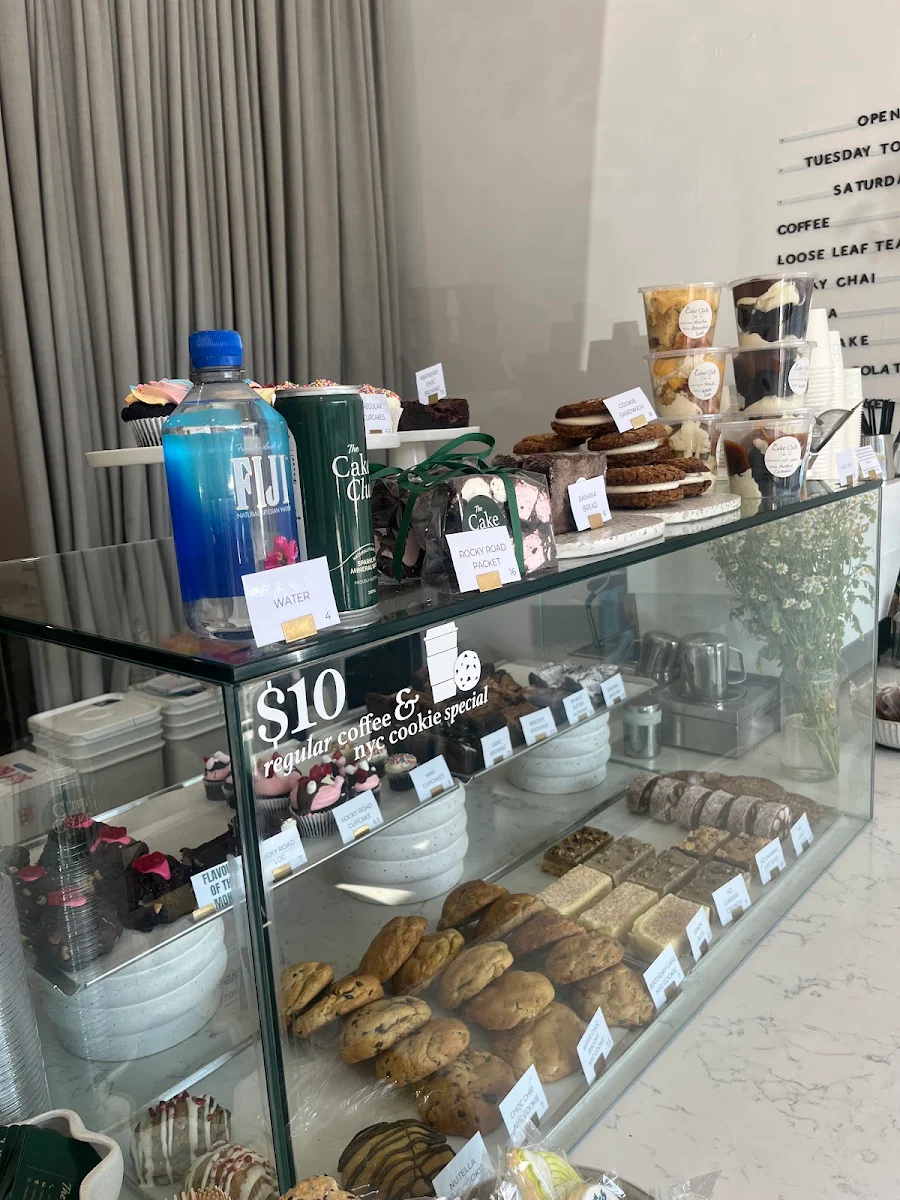 Vibe, The Cake Club.