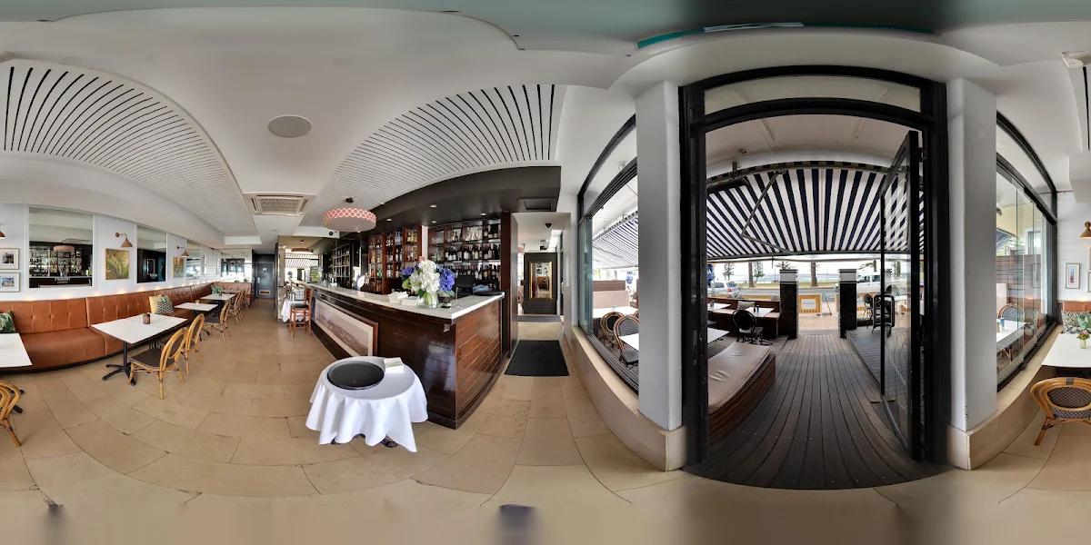 Vibe, Stella Blu Dee Why
