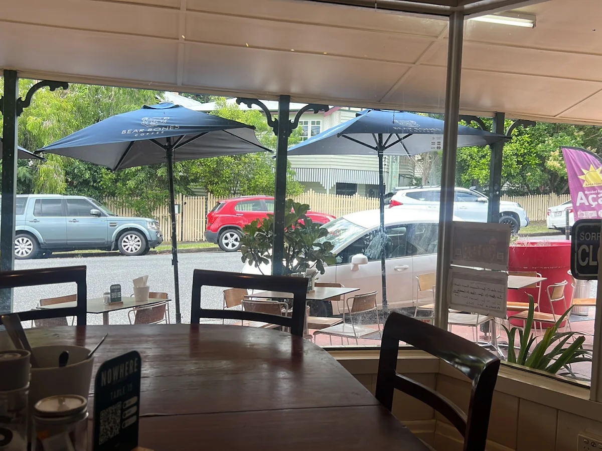 Vibe, Nowhere Espresso Pizzeria and Wine Bar