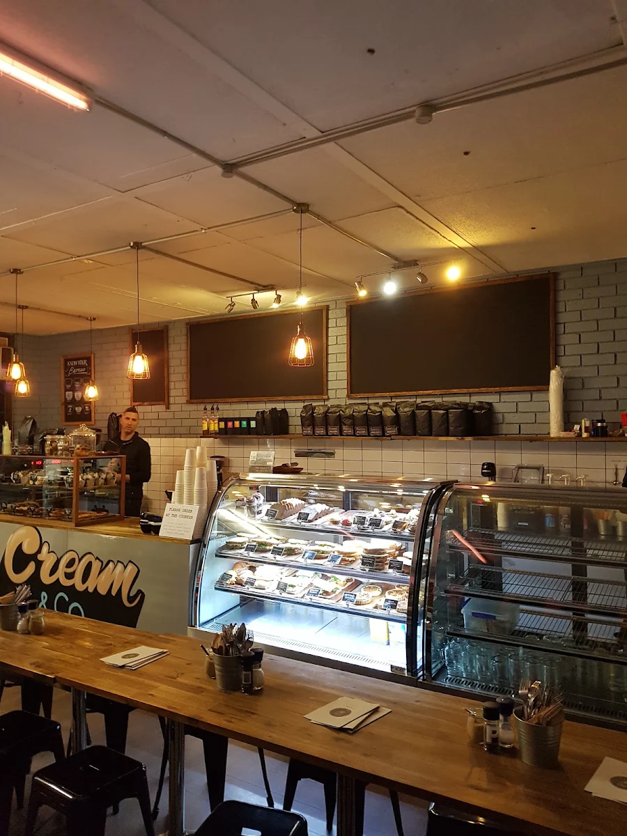 Vibe, Cream & Co