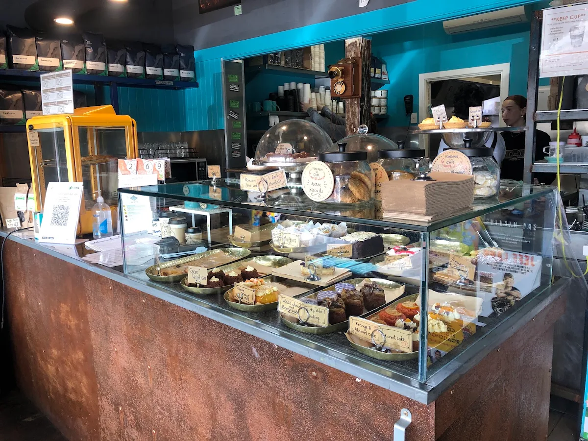 Vibe, Caff on Broadway