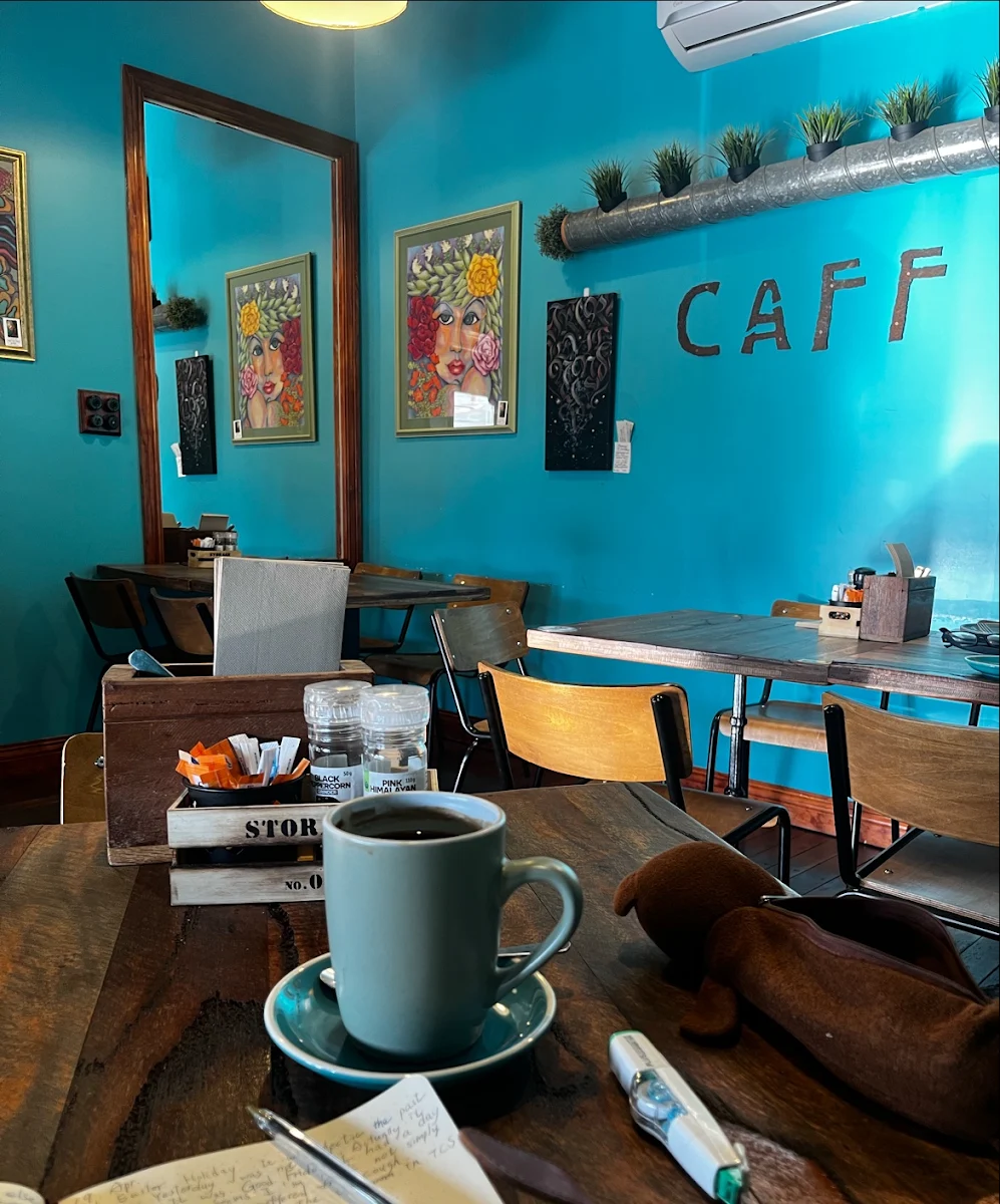 Vibe, Caff on Broadway