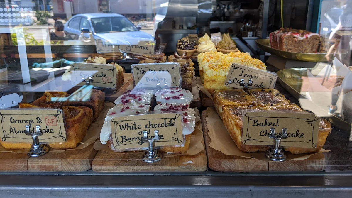 Vibe, Caff on Broadway
