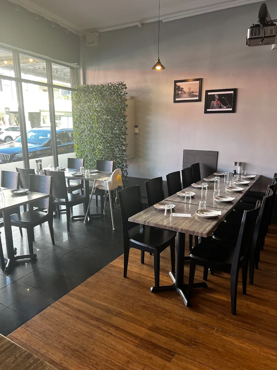 Vibe, Odos Tsimiski Greek Restaurant