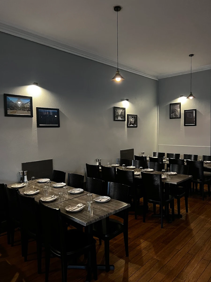 Vibe, Odos Tsimiski Greek Restaurant