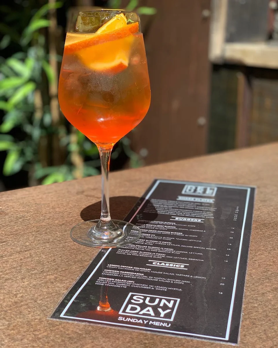 Menu, Deluxe Bar