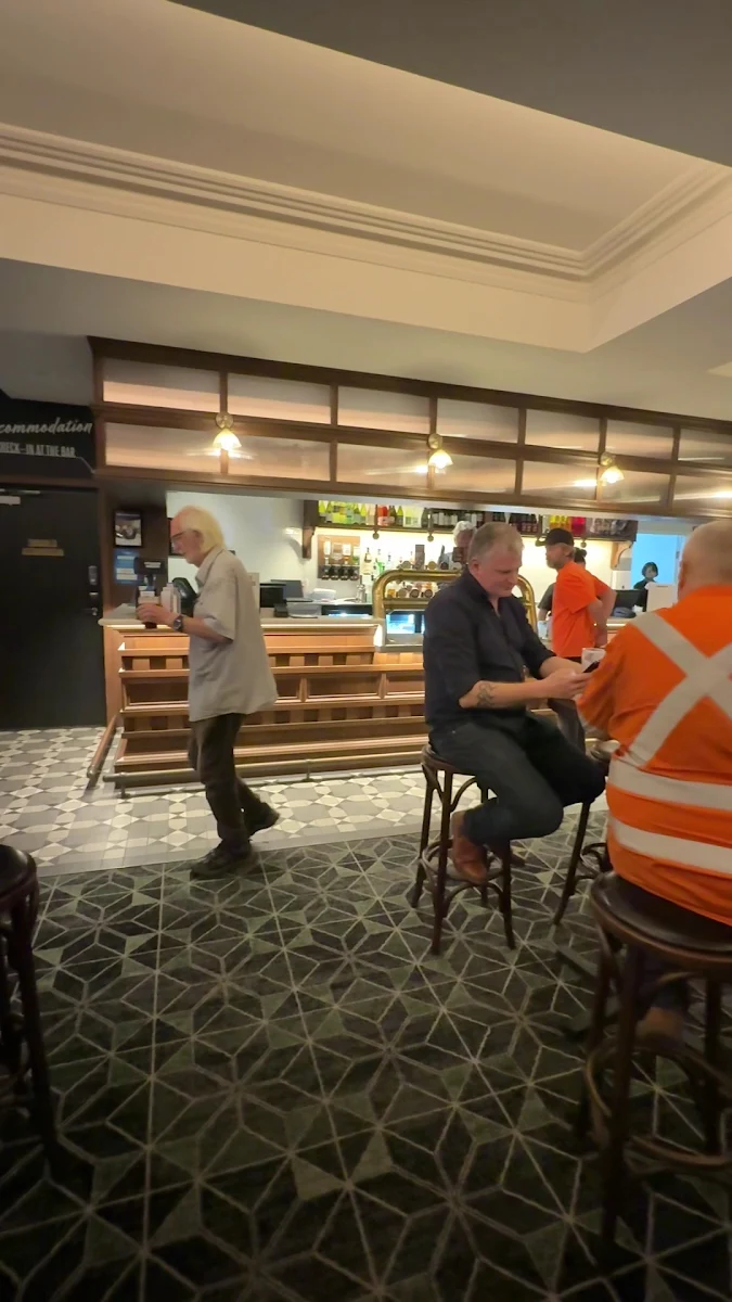 Vibe, Mortdale Hotel