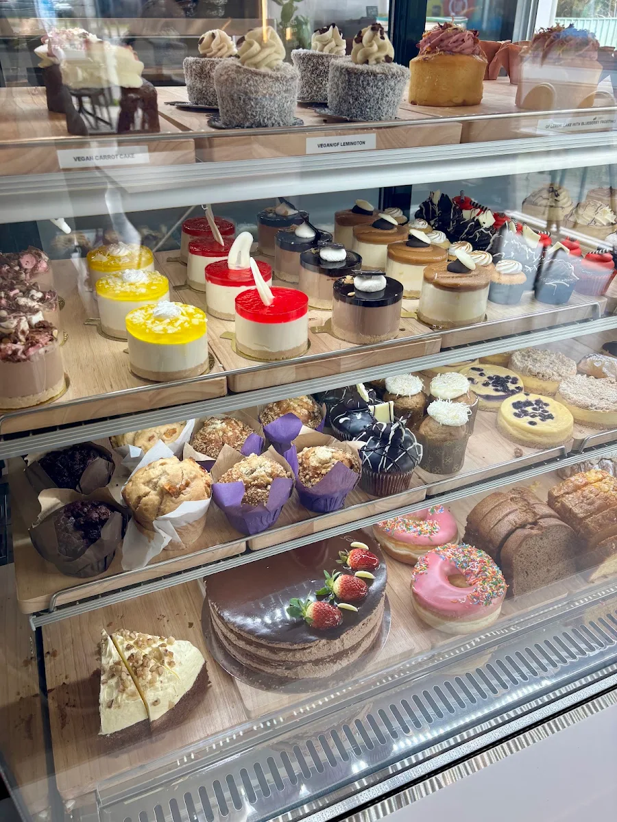 Vibe, Le Bon Coffee House & Bar