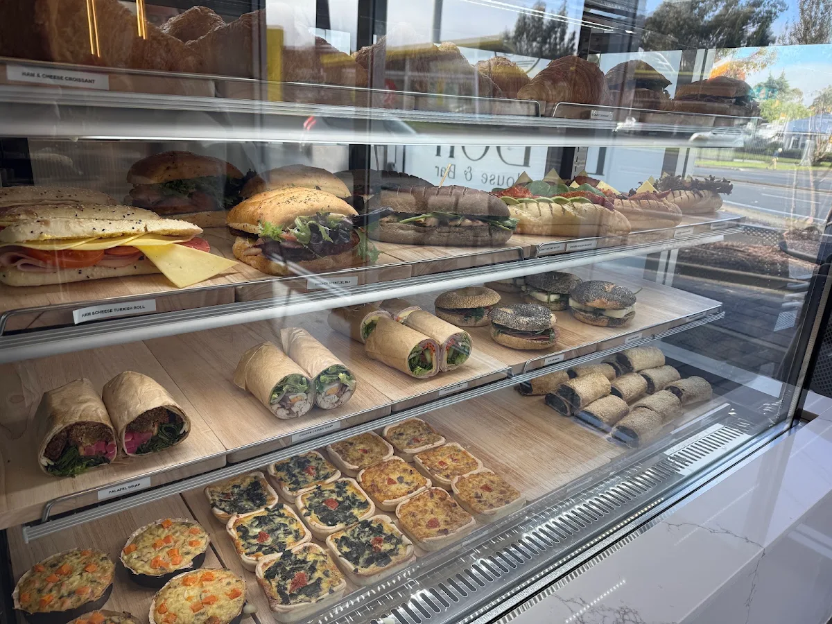 Vibe, Le Bon Coffee House & Bar