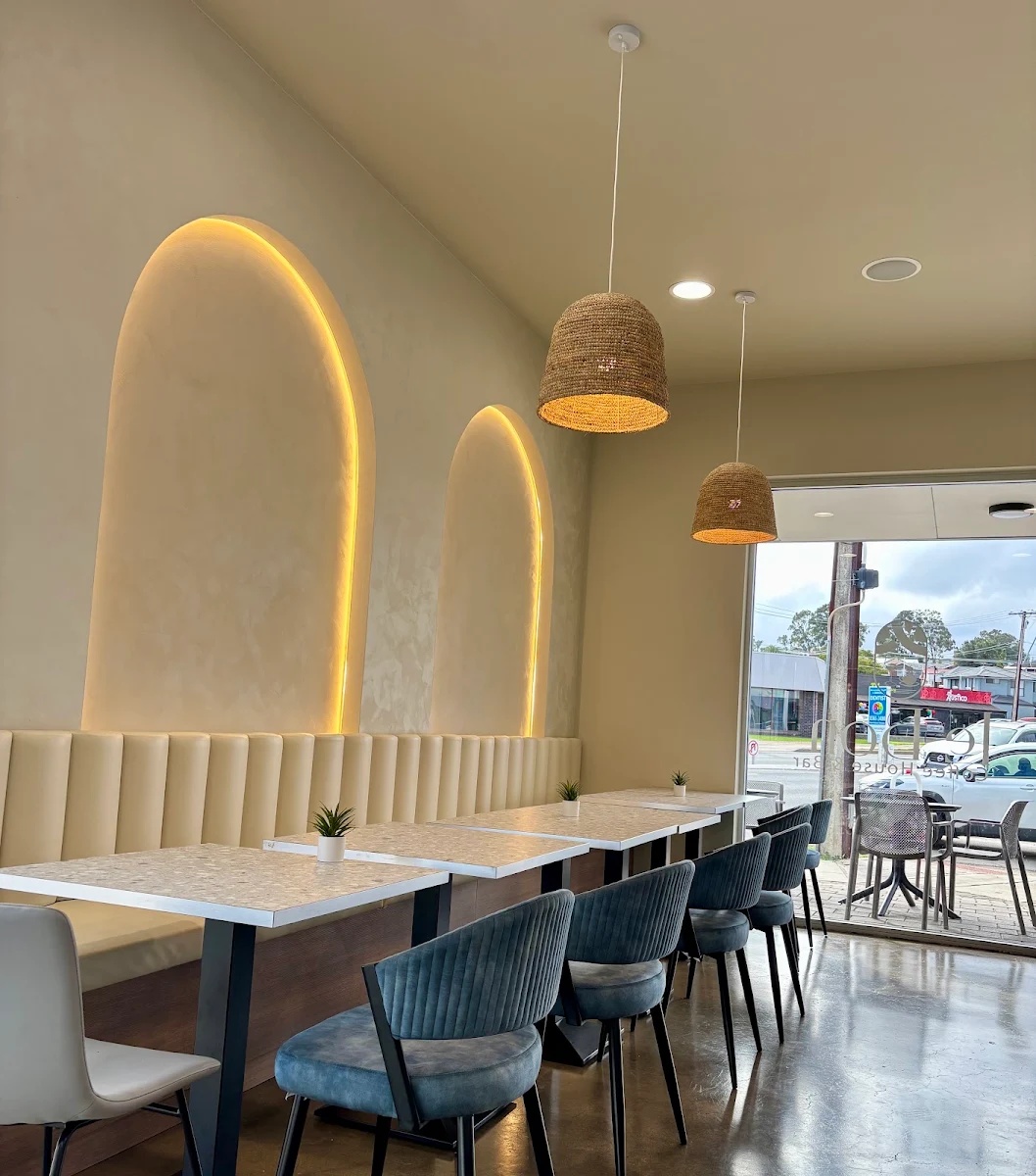 Vibe, Le Bon Coffee House & Bar