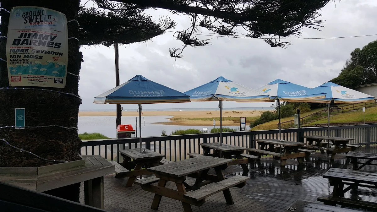 Vibe, Lake Tyers Beach Tavern