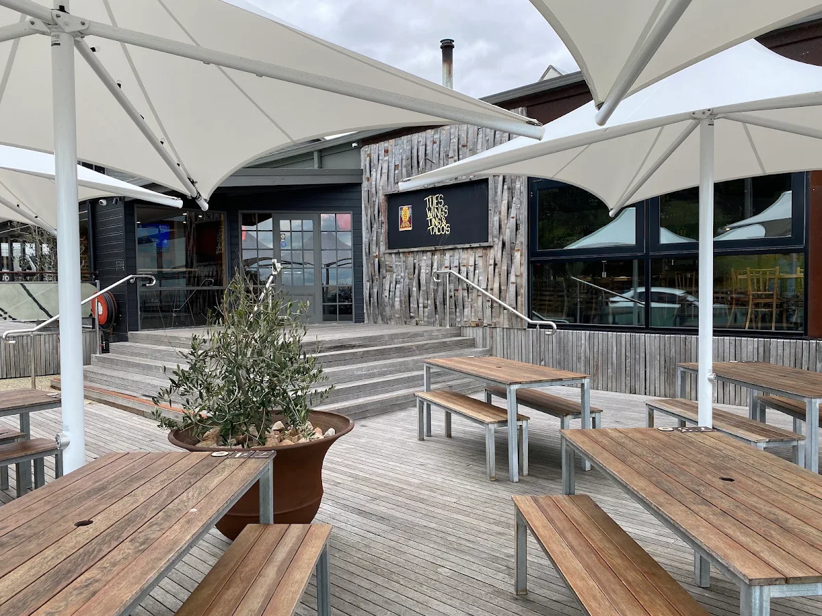 Vibe, Lake Tyers Beach Tavern